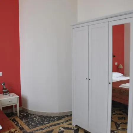 Guest house Sisters House 3*